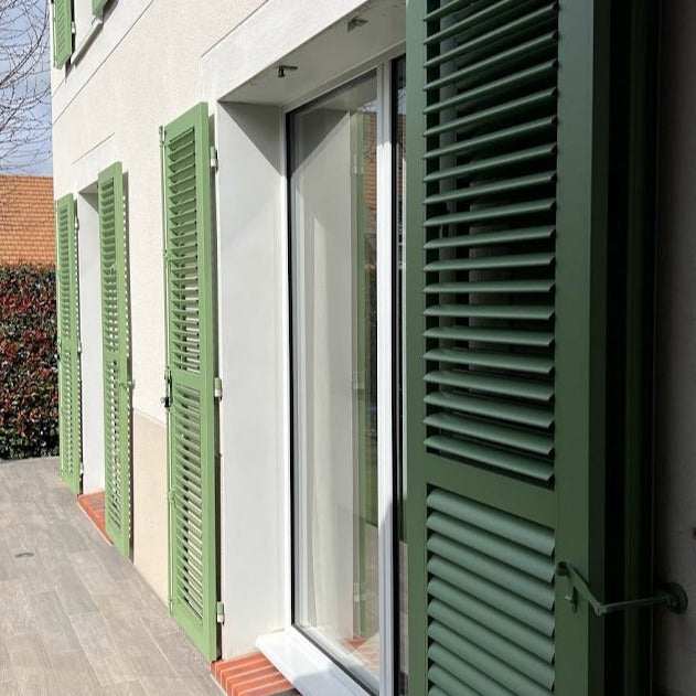 INSTALLATION DE VOLETS BATTANTS EN ALUMINIUM À LAMES ORIENTABLES À CESSON (77)