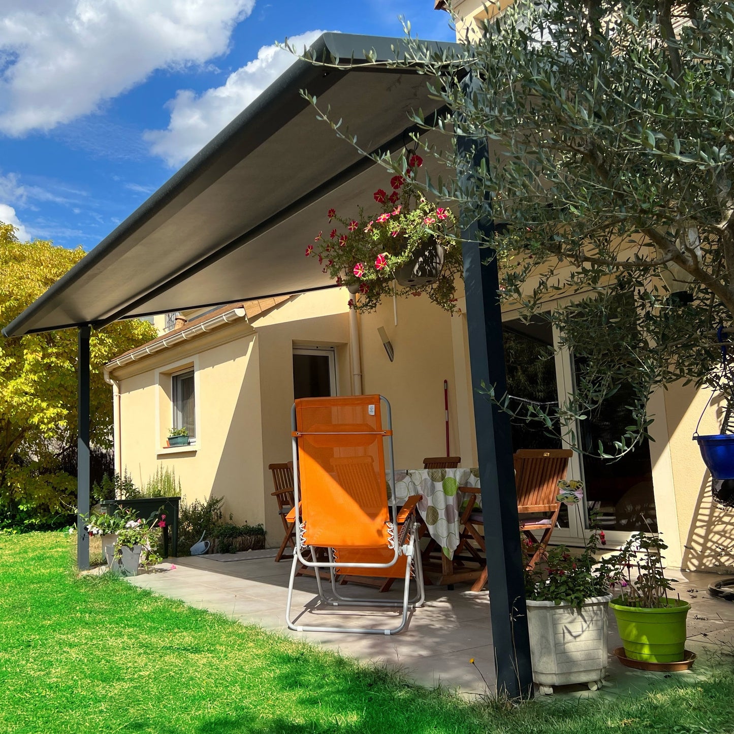 POSE STORE PERGOLA À TOILE - MARCOUSSIS (91)