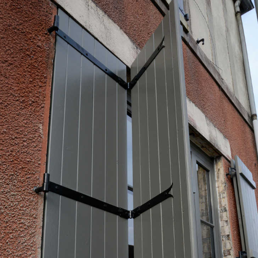 VOLETS BATTANTS AUTHENTIQUE FRANCE-FERMETURES