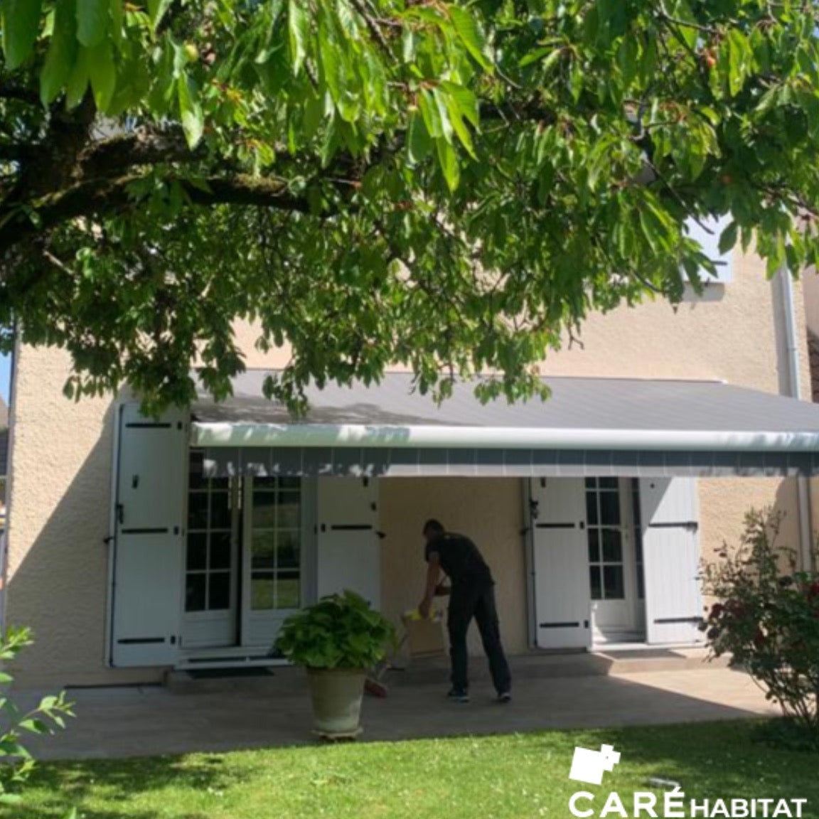 POSE STORE TERRASSE COFFRE DRAVEIL (91)