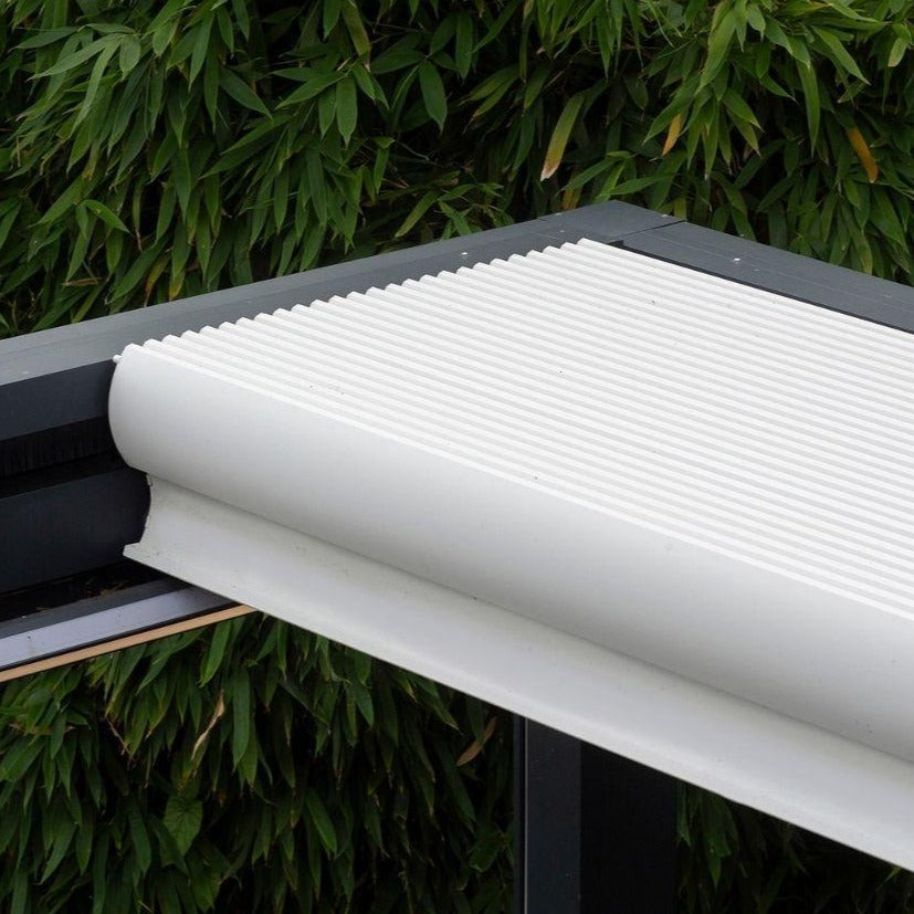 BRUSTOR B600 S Pergola bioclimatique à toit rétractable