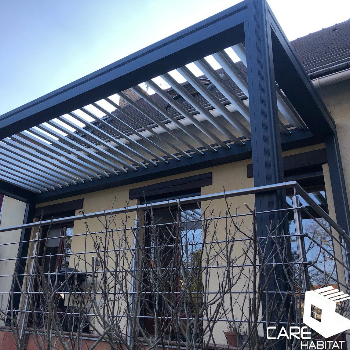 INSTALLATION PERGOLA BIOCLIMATIQUE B200 XL ET ENSEMBLE DE GARDE CORP INOX - NOGENT SUR MARNE - 94