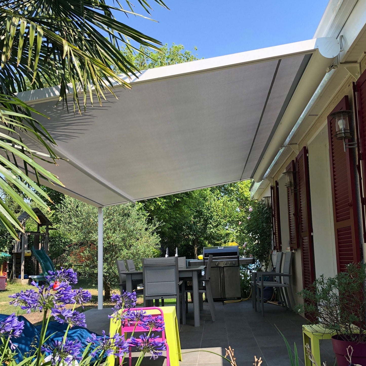 SUPERBE PERGOLA A TOILE ENROULABLE MENNECY (91)