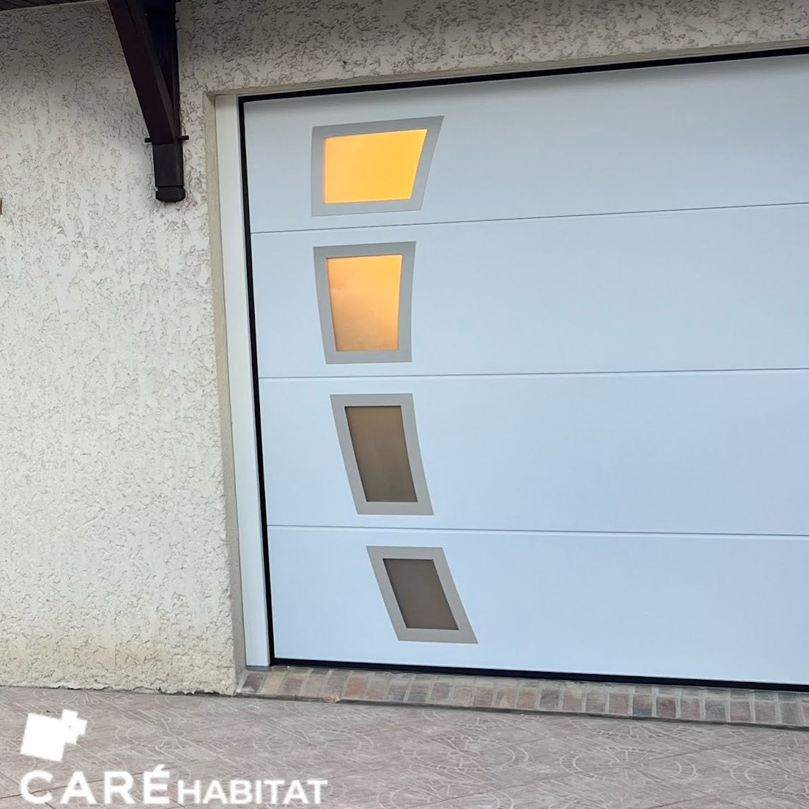 MAGNIFIQUE PORTE DE GARAGE ET PORTE D’ENTREE SECTIONNELLE SUR MESURE ASSORTIE GYPASS - BRIE-COMTE-ROBERT - 77