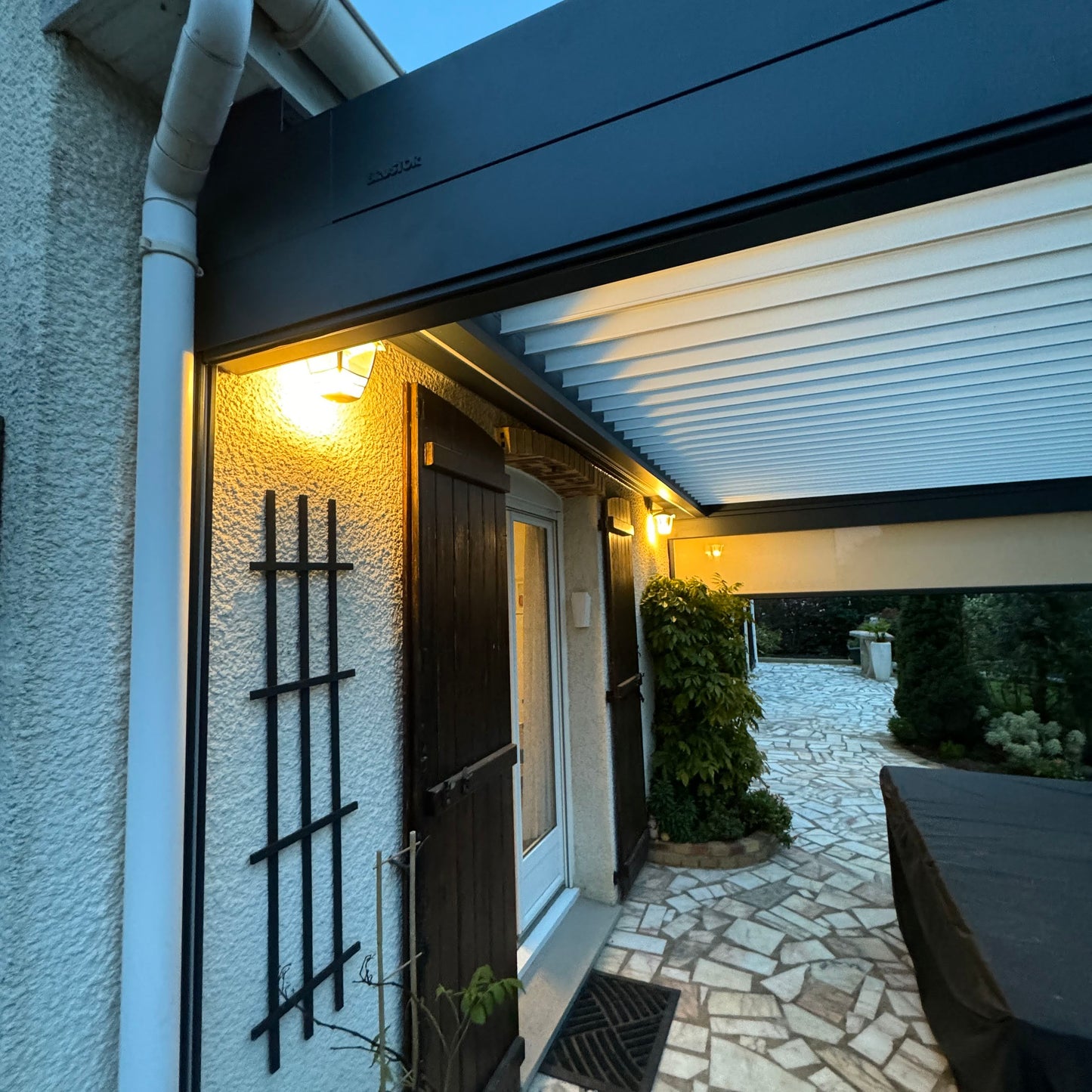 PERGOLA B150 AVEC SCREEN : INSTALLATION SUR-MESURE À PONTAULT-COMBAULT (77)