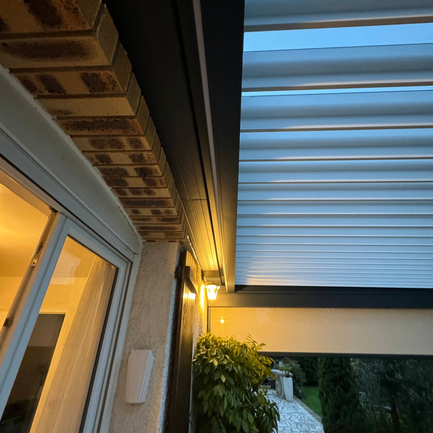 PERGOLA B150 AVEC SCREEN : INSTALLATION SUR-MESURE À PONTAULT-COMBAULT (77)