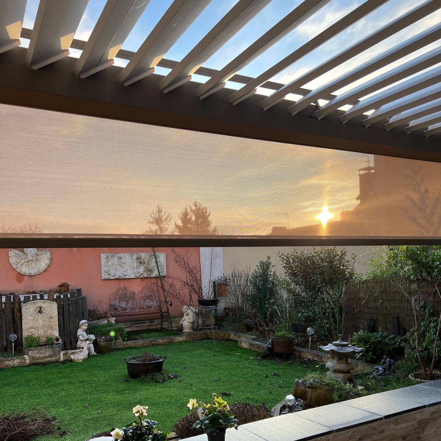 INSTALLATION D’UNE PERGOLA BIOCLIMATIQUE  À THIAIS (94)