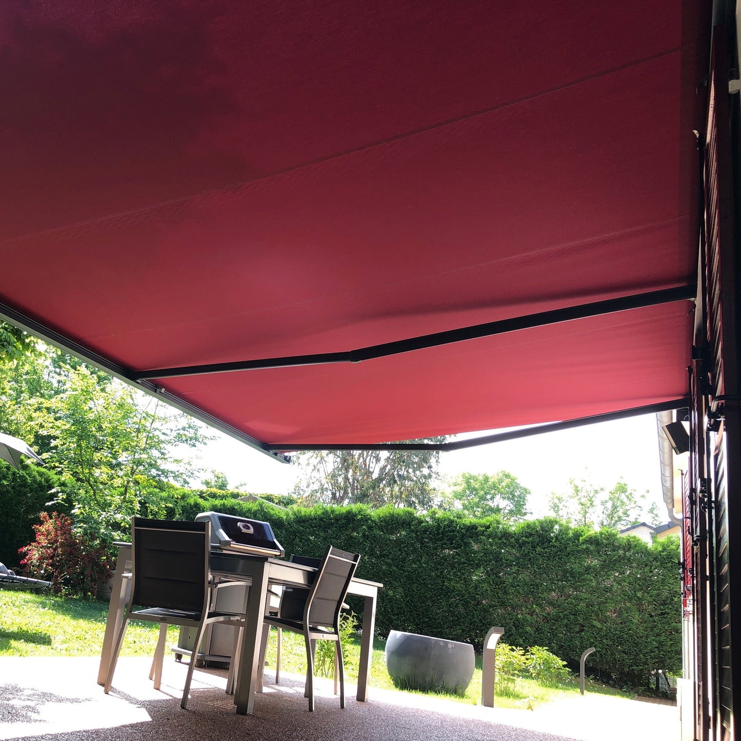 INSTALLATION STORE COFFRE BANNE TERRASSE - MENNECY (91)