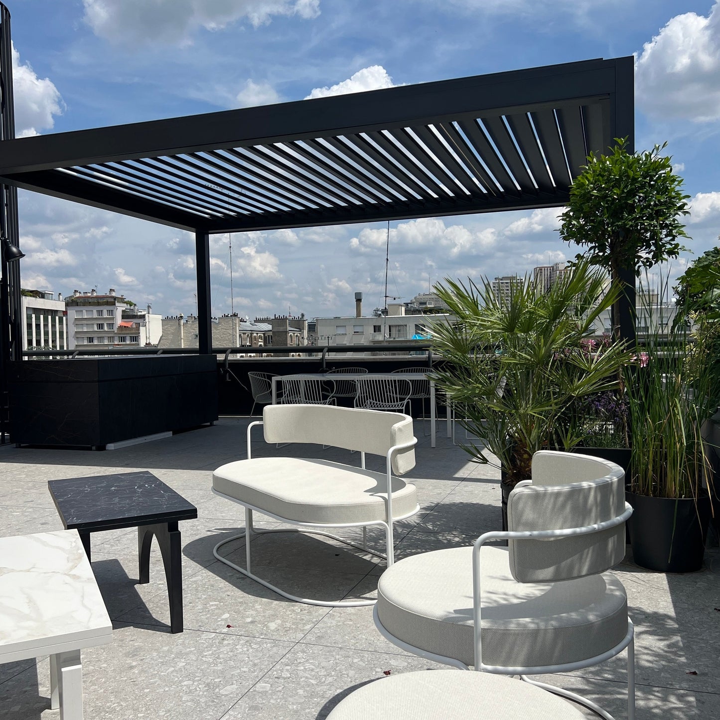 POSE PERGOLA BIOCLIMATIQUE ROOFTOP TERRASSE PARIS (75)