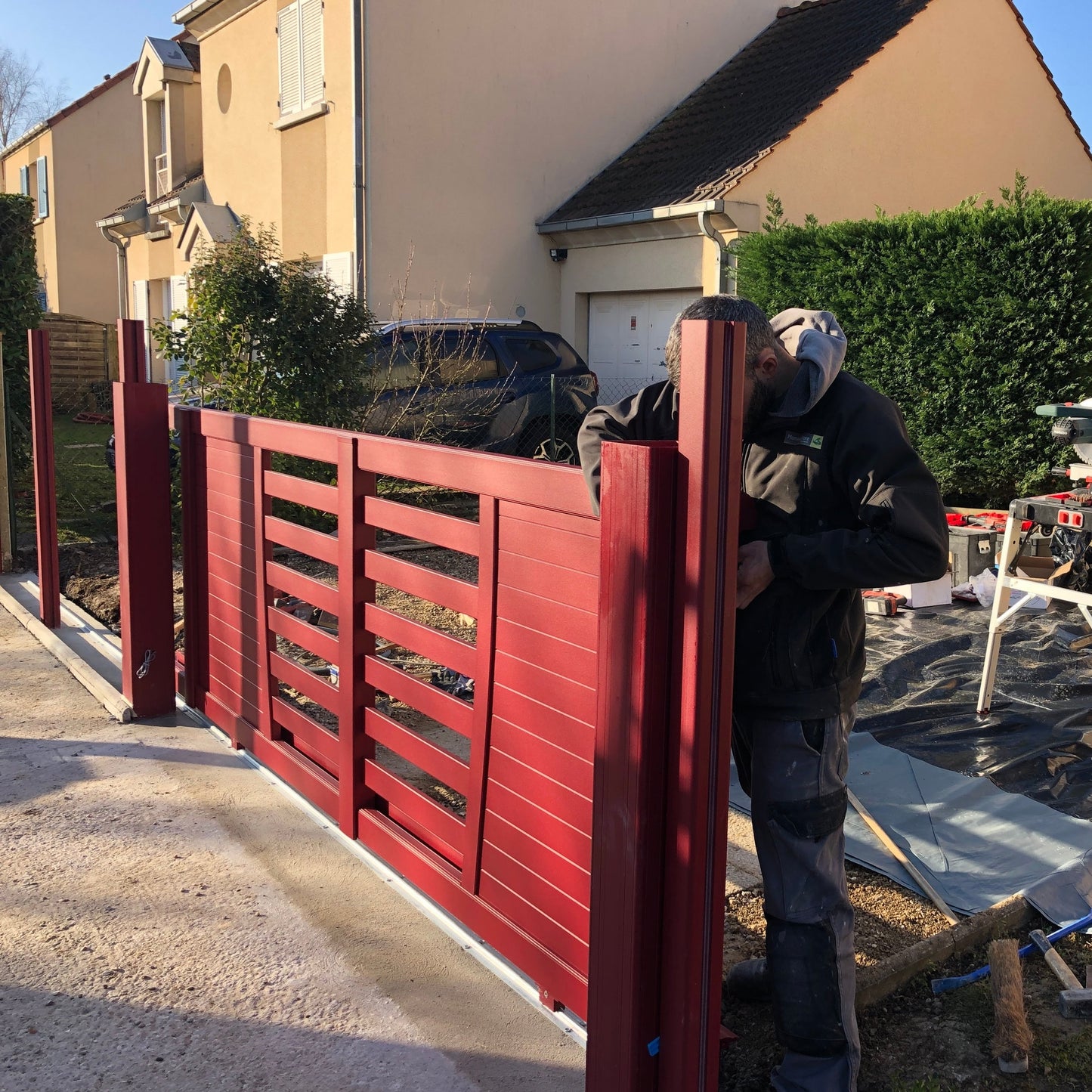 REALISATION PORTAIL ALUMINIUM COULISSANT - SAINT PIERRE DU PERRAY (91)