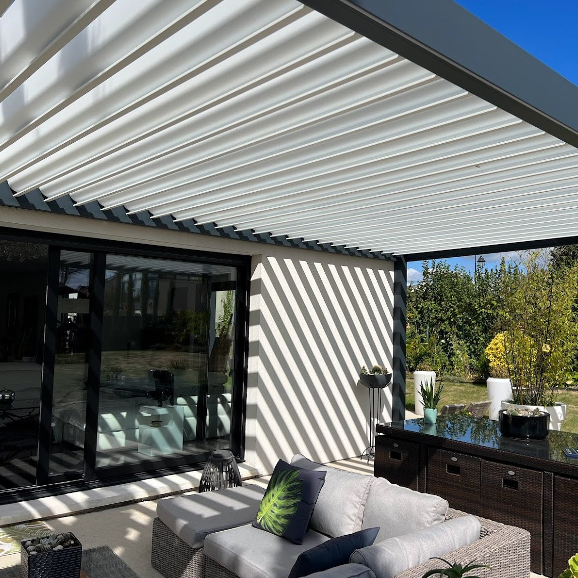 MISE EN OEUVRE  PERGOLA BRUSTOR B150 - FONTAINEBLEAU - 77