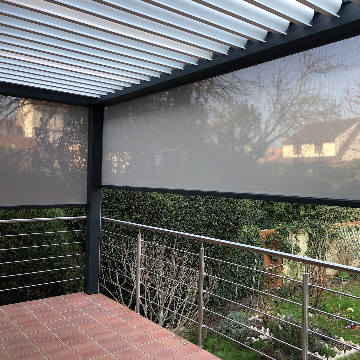 INSTALLATION PERGOLA BIOCLIMATIQUE B200 XL ET ENSEMBLE DE GARDE CORP INOX - NOGENT SUR MARNE - 94