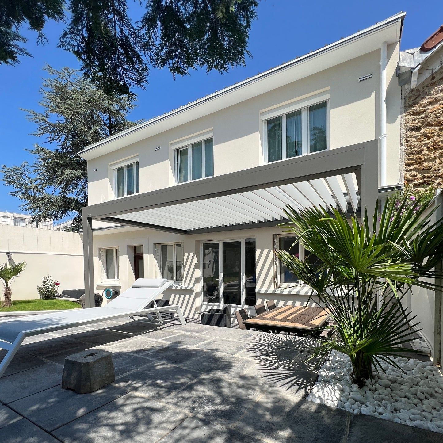 INSTALLATION D’UNE PERGOLA BIOCLIMATIQUE - LIMEIL-BRÉVANNES (94)