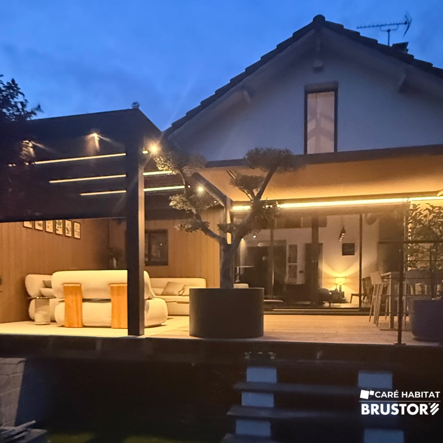 PERGOLA BRUSTOR À SAINT-MAUR (94)