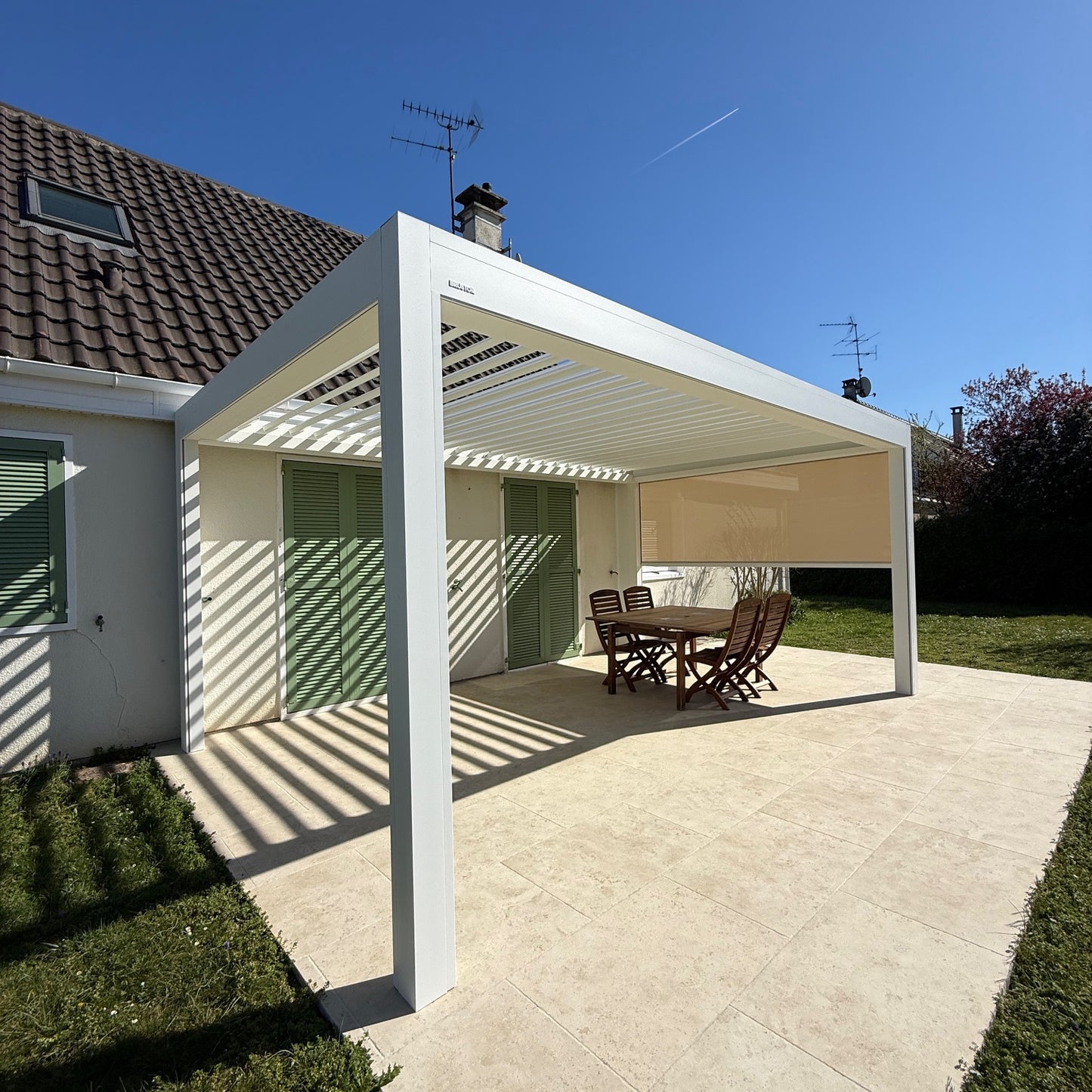 PERGOLA B200 XL BRUSTOR À MENNECY